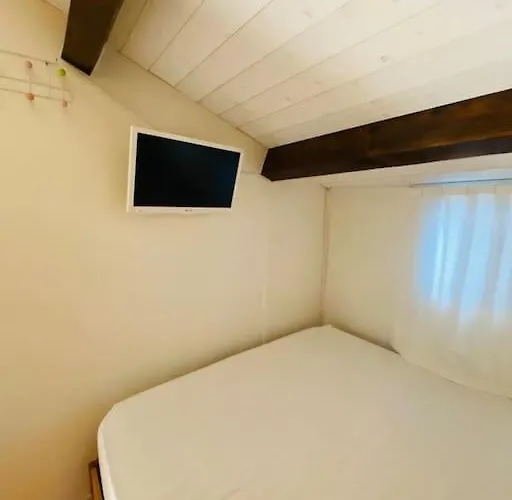 Vila De 6 Pers Avec Piscine Proche - V0818 *